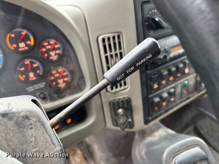 image for item DZ4643 2013 International WorkStar 7500 dump truck