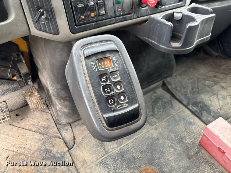 image for item DZ4643 2013 International WorkStar 7500 dump truck