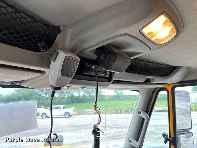 image for item DZ4643 2013 International WorkStar 7500 dump truck