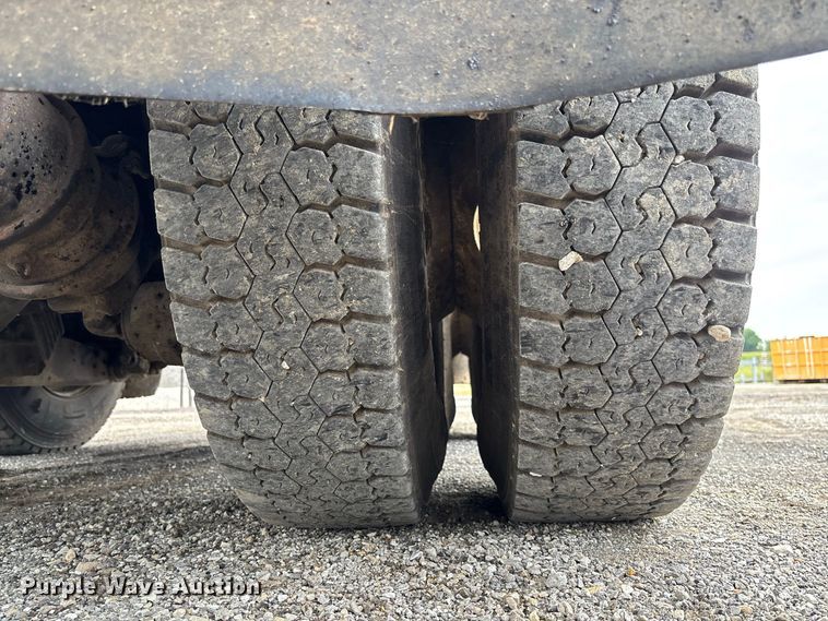 image for item DZ4643 2013 International WorkStar 7500 dump truck