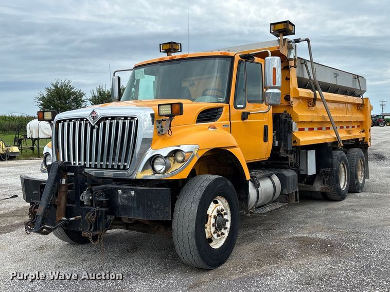 2011 International WorkStar 7500 dump truck