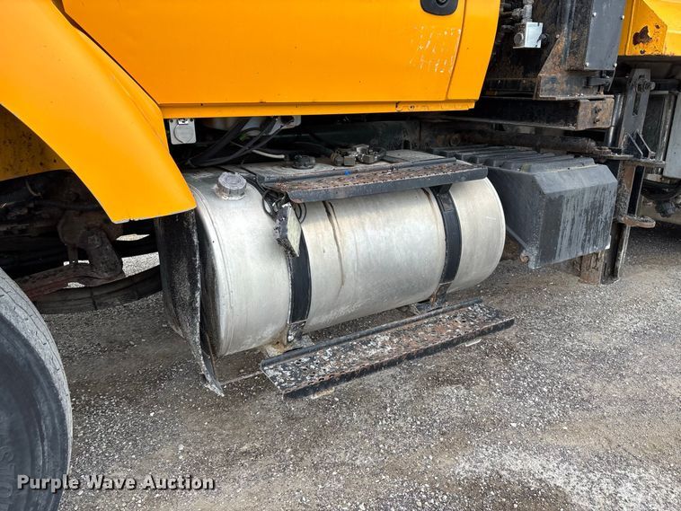 image for item DZ4644 2011 International WorkStar 7500 dump truck