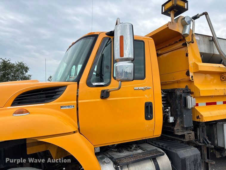 image for item DZ4644 2011 International WorkStar 7500 dump truck