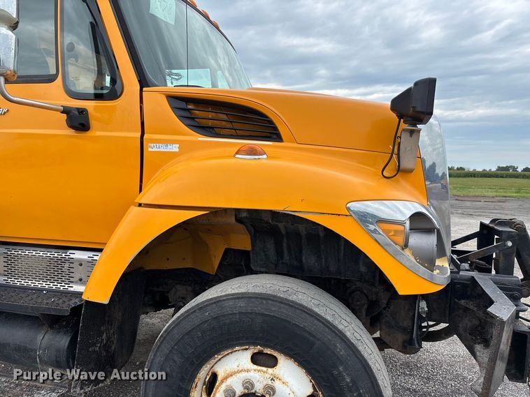 image for item DZ4644 2011 International WorkStar 7500 dump truck