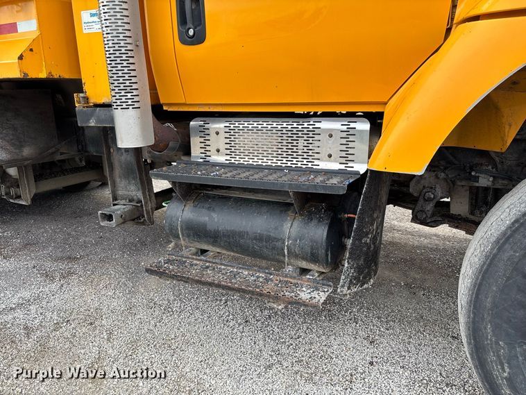 image for item DZ4644 2011 International WorkStar 7500 dump truck