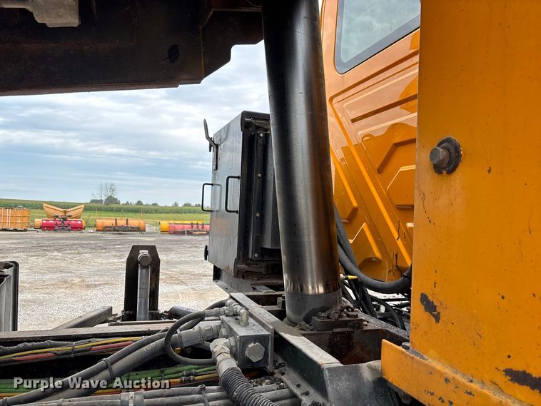 image for item DZ4644 2011 International WorkStar 7500 dump truck