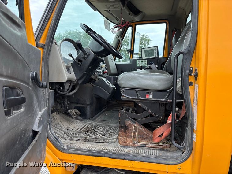 image for item DZ4644 2011 International WorkStar 7500 dump truck