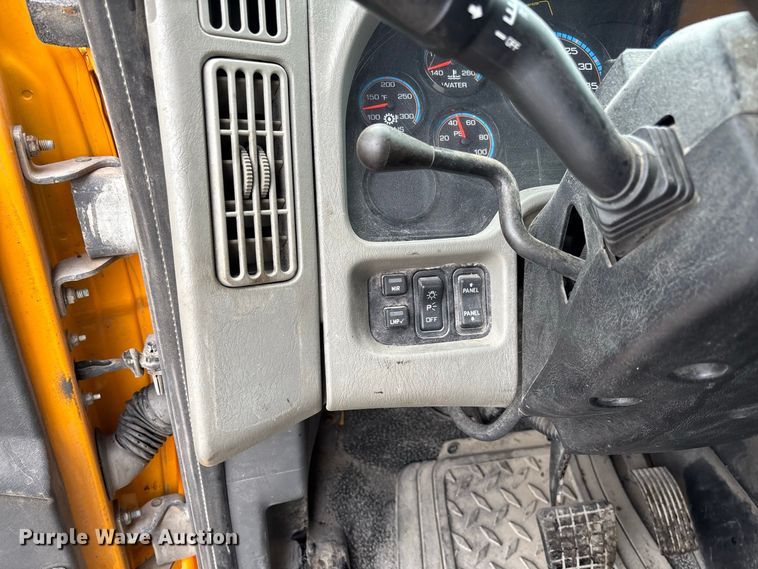 image for item DZ4644 2011 International WorkStar 7500 dump truck