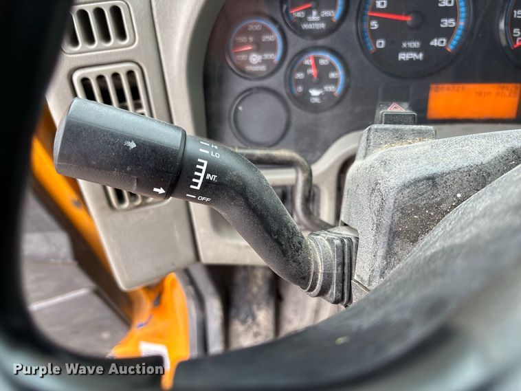 image for item DZ4644 2011 International WorkStar 7500 dump truck