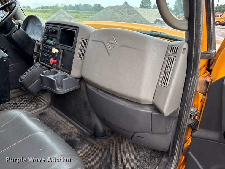 image for item DZ4644 2011 International WorkStar 7500 dump truck