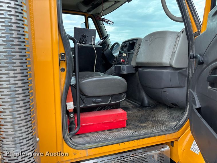image for item DZ4644 2011 International WorkStar 7500 dump truck