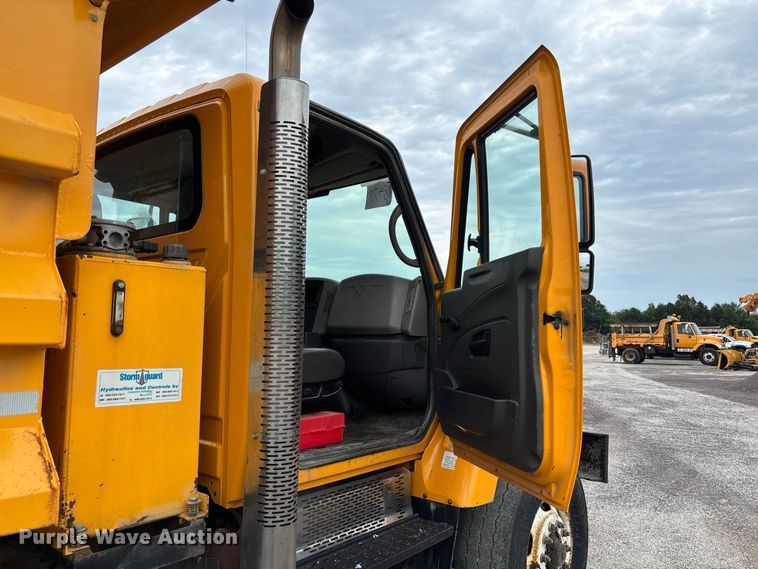 image for item DZ4644 2011 International WorkStar 7500 dump truck