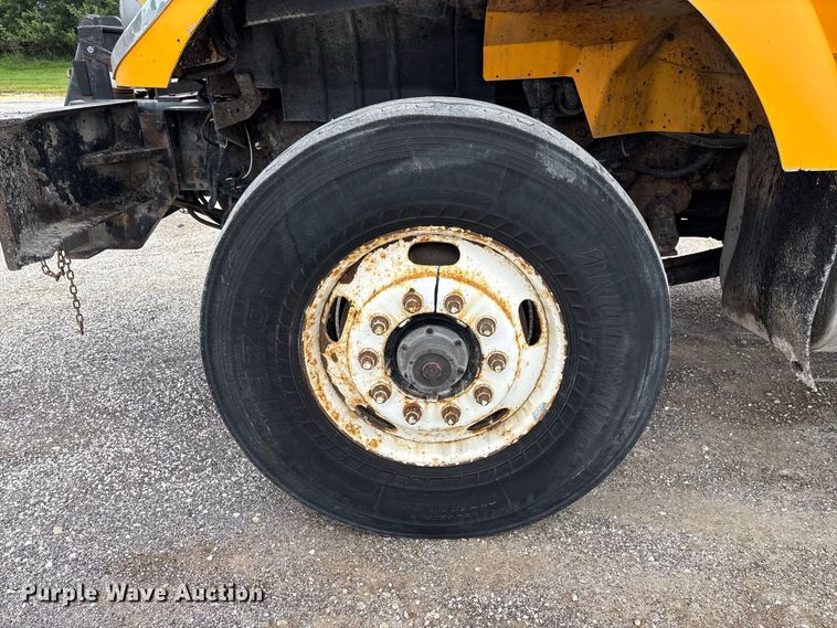 image for item DZ4644 2011 International WorkStar 7500 dump truck