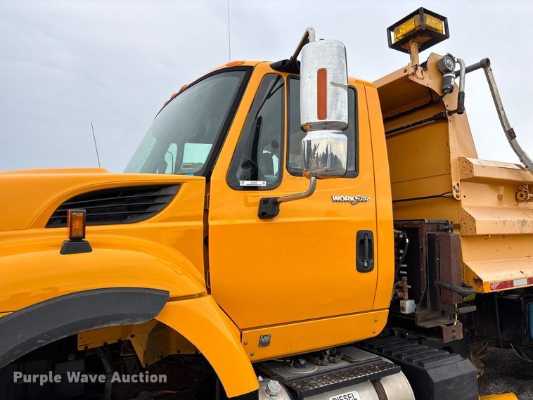 image for item DZ4645 2012 International WorkStar 7500 dump truck