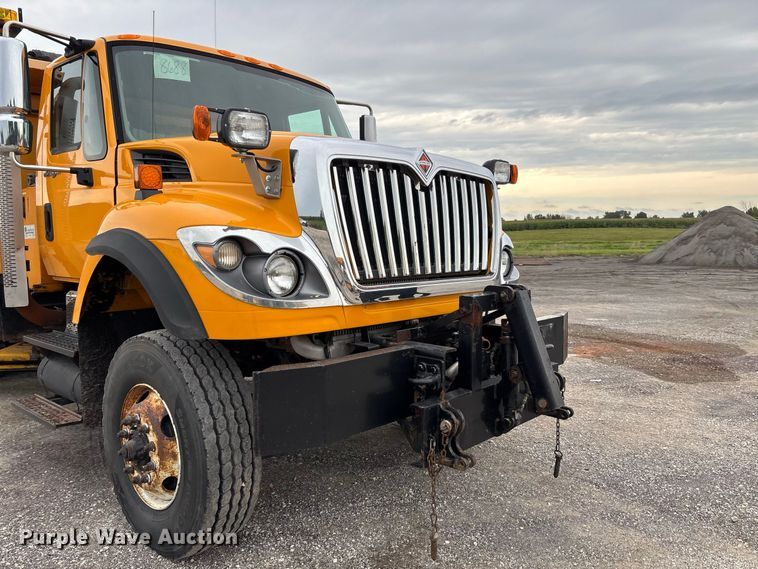 image for item DZ4645 2012 International WorkStar 7500 dump truck