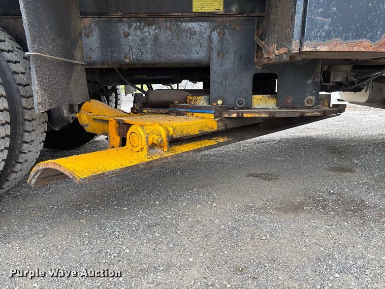 image for item DZ4645 2012 International WorkStar 7500 dump truck