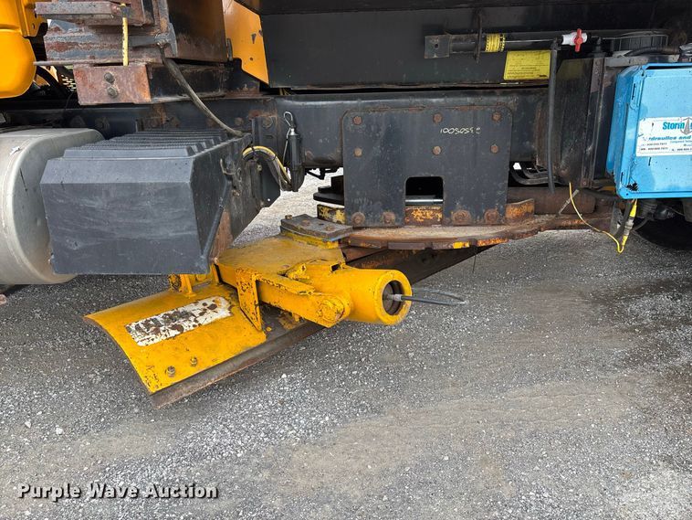 image for item DZ4645 2012 International WorkStar 7500 dump truck