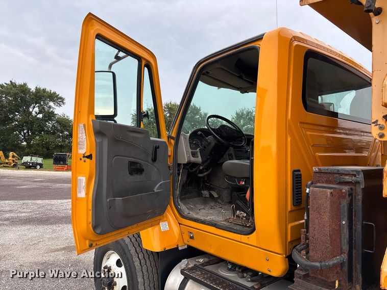 image for item DZ4645 2012 International WorkStar 7500 dump truck