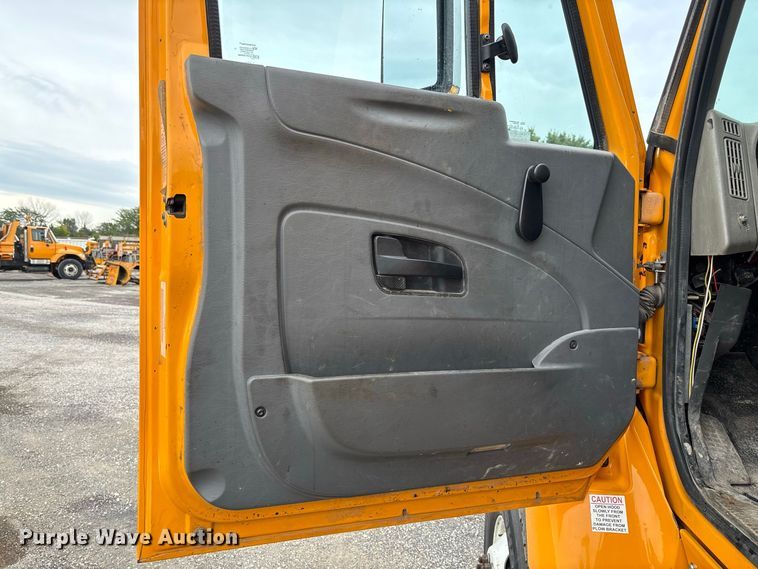 image for item DZ4645 2012 International WorkStar 7500 dump truck
