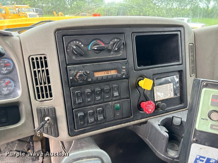 image for item DZ4645 2012 International WorkStar 7500 dump truck