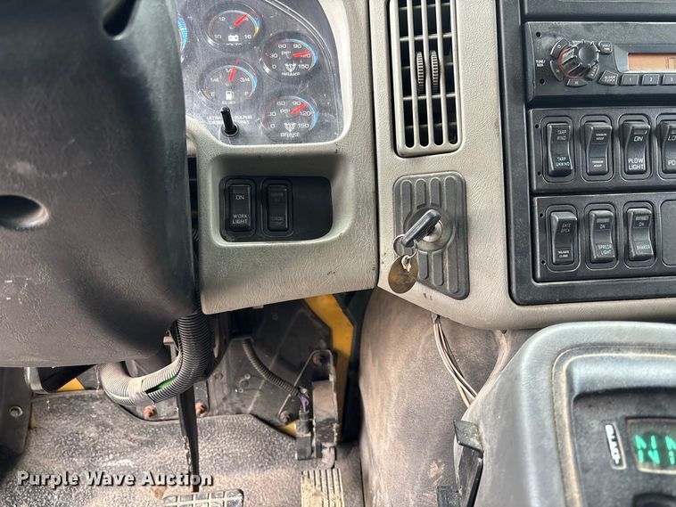 image for item DZ4645 2012 International WorkStar 7500 dump truck