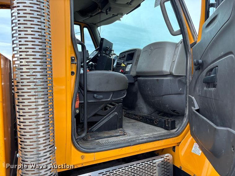 image for item DZ4645 2012 International WorkStar 7500 dump truck