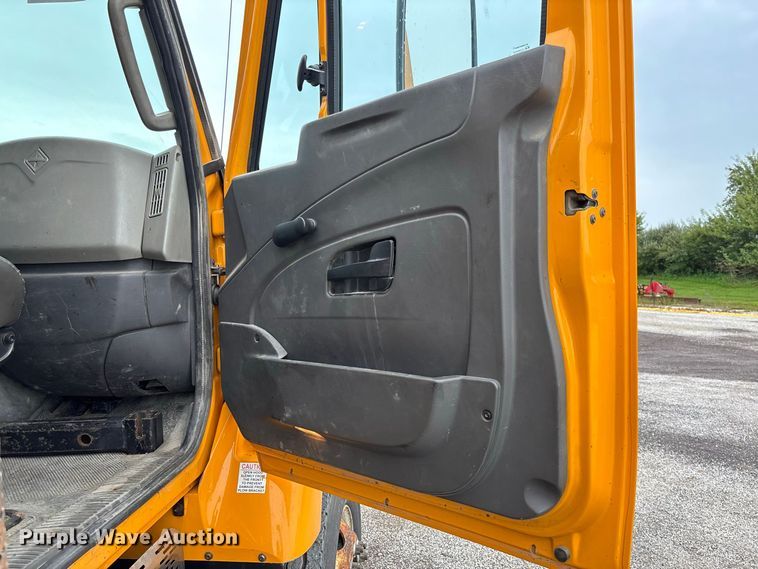 image for item DZ4645 2012 International WorkStar 7500 dump truck