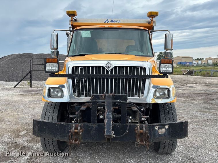 image for item DZ4646 2006 International 7400 dump truck