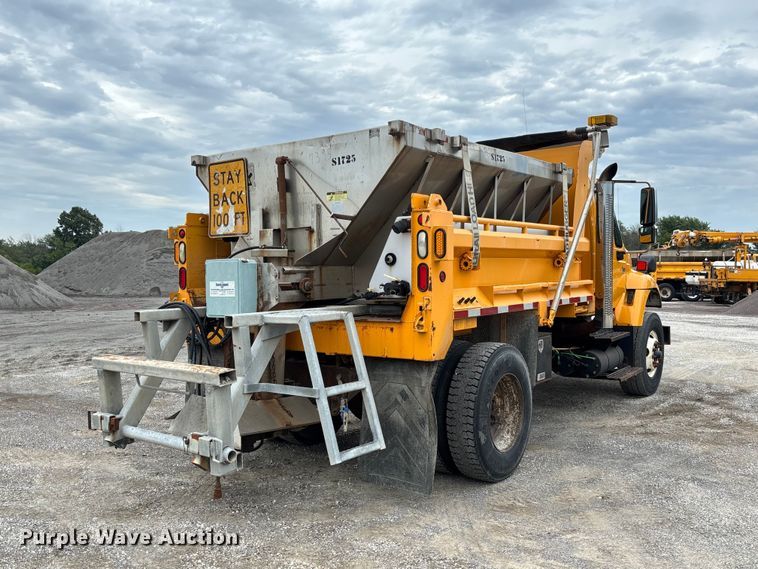 image for item DZ4646 2006 International 7400 dump truck