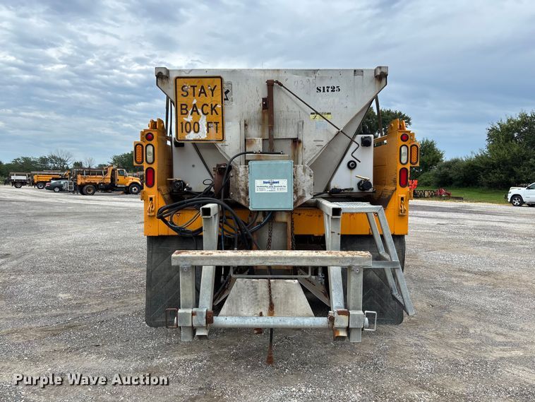 image for item DZ4646 2006 International 7400 dump truck