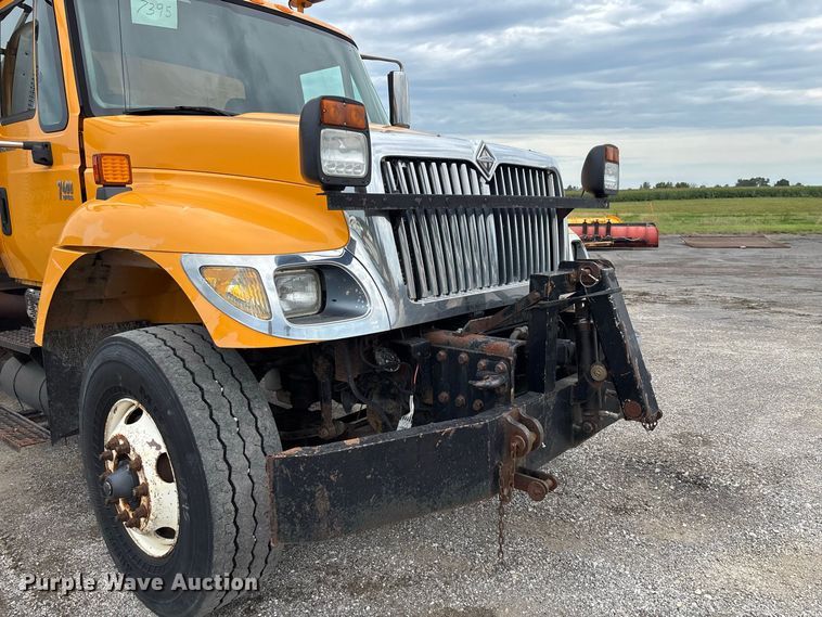 image for item DZ4646 2006 International 7400 dump truck