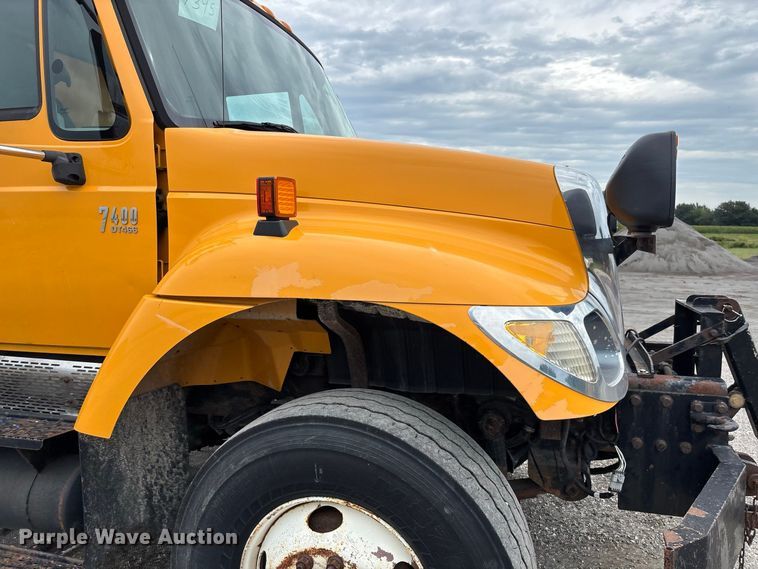 image for item DZ4646 2006 International 7400 dump truck