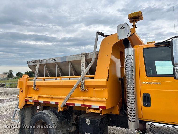image for item DZ4646 2006 International 7400 dump truck