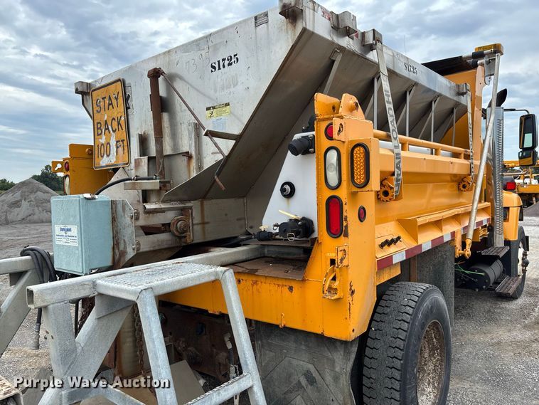 image for item DZ4646 2006 International 7400 dump truck