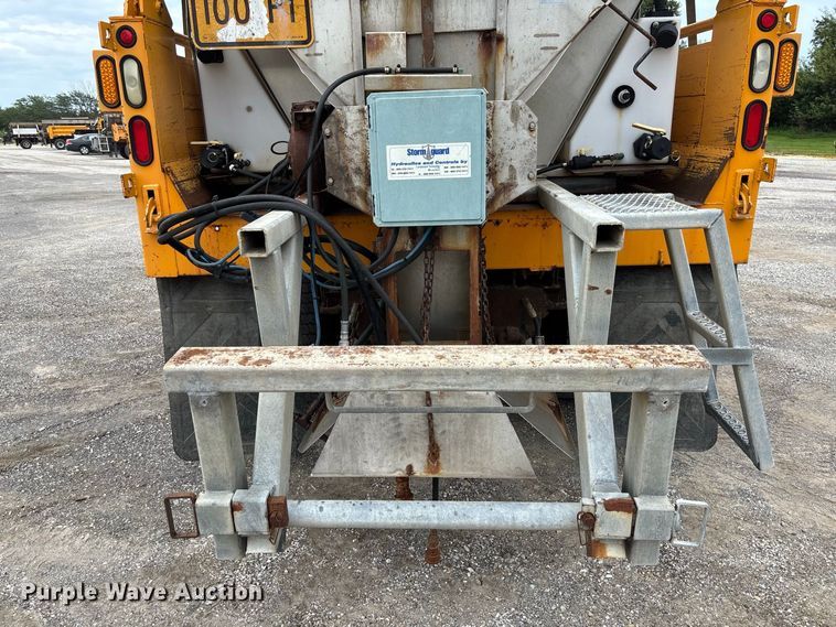 image for item DZ4646 2006 International 7400 dump truck