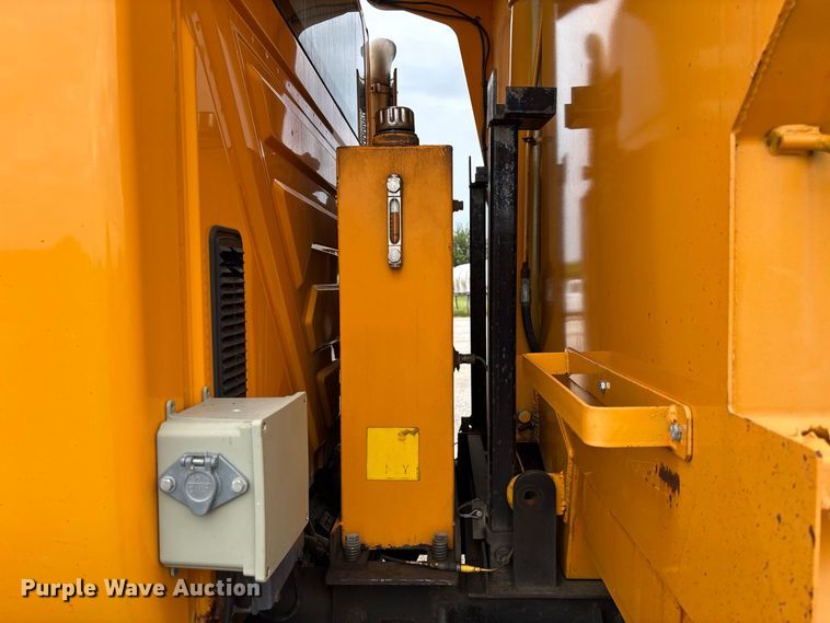 image for item DZ4646 2006 International 7400 dump truck