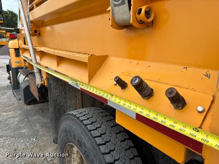image for item DZ4646 2006 International 7400 dump truck