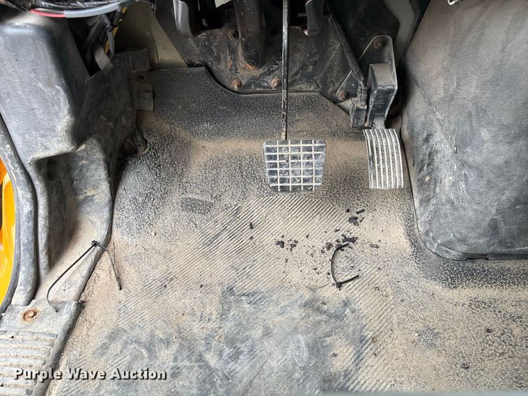image for item DZ4646 2006 International 7400 dump truck