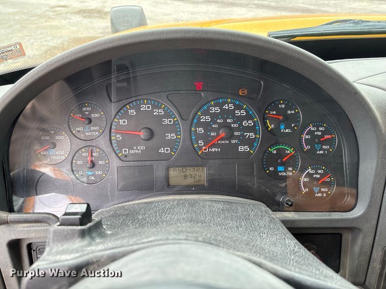 image for item DZ4646 2006 International 7400 dump truck