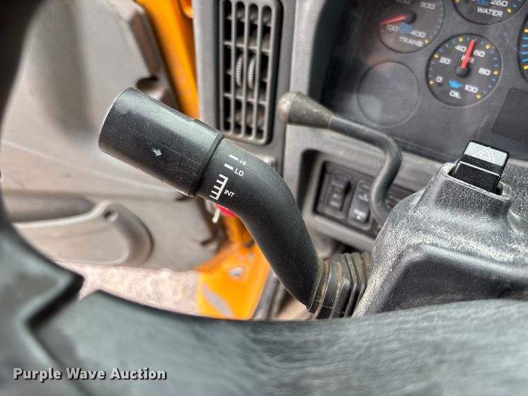 image for item DZ4646 2006 International 7400 dump truck