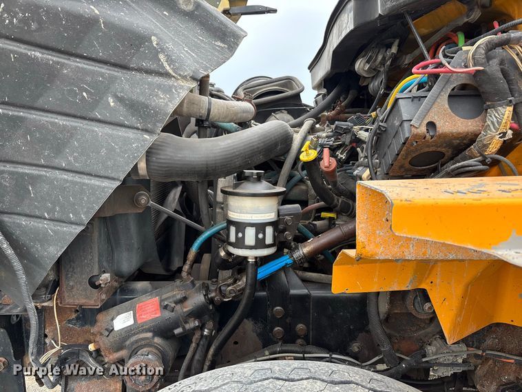 image for item DZ4646 2006 International 7400 dump truck