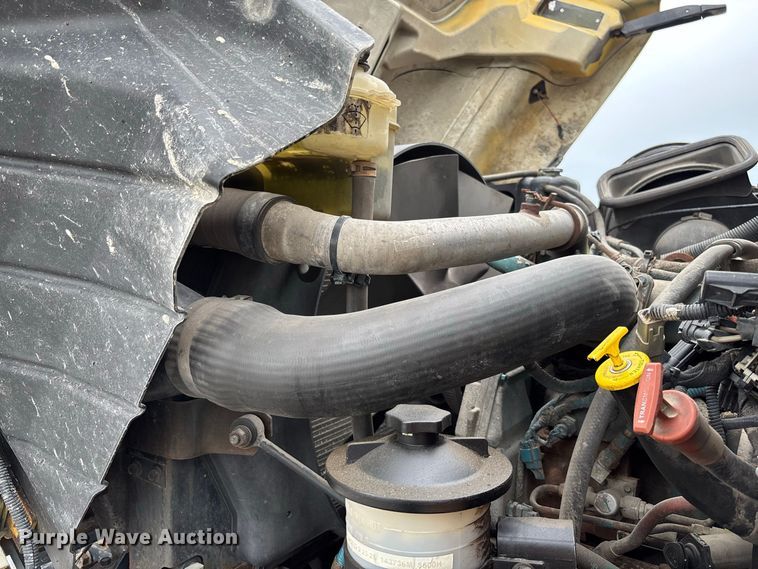 image for item DZ4646 2006 International 7400 dump truck