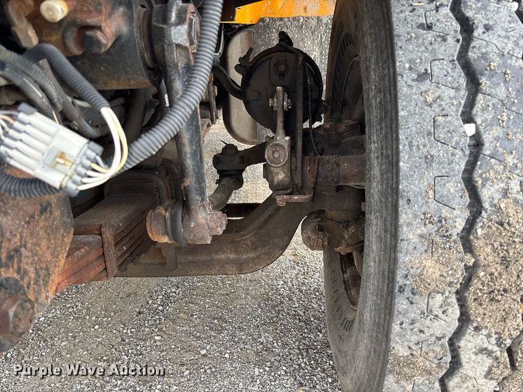 image for item DZ4646 2006 International 7400 dump truck
