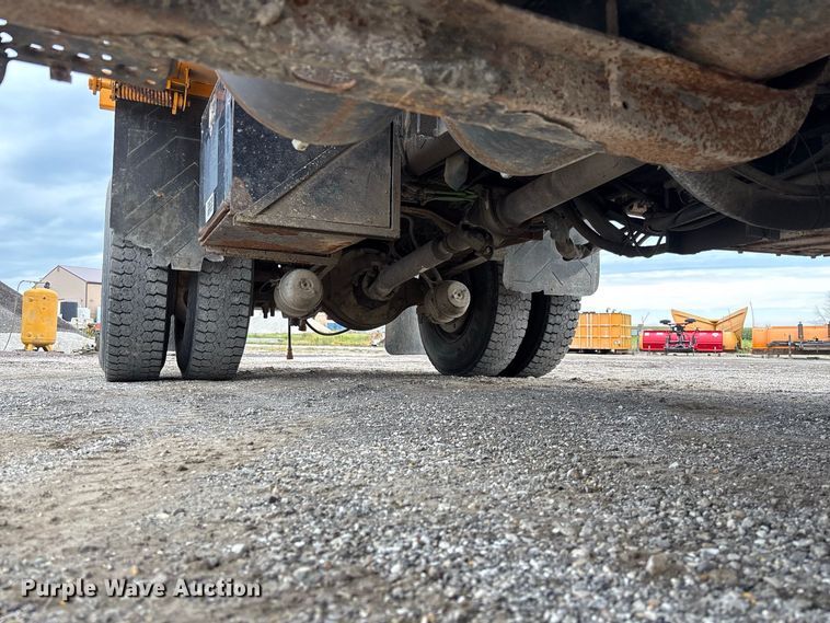 image for item DZ4646 2006 International 7400 dump truck