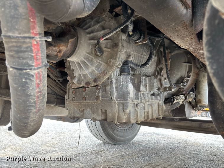 image for item DZ4646 2006 International 7400 dump truck