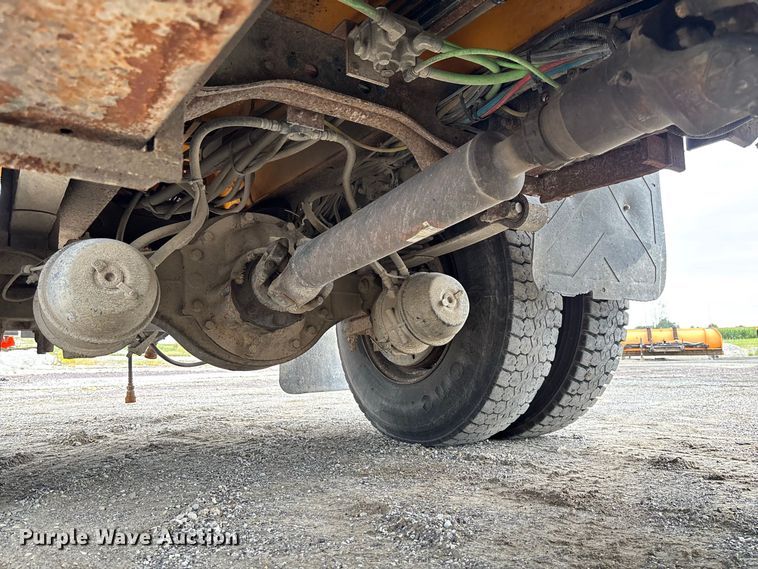 image for item DZ4646 2006 International 7400 dump truck
