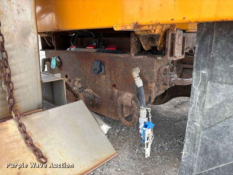 image for item DZ4646 2006 International 7400 dump truck