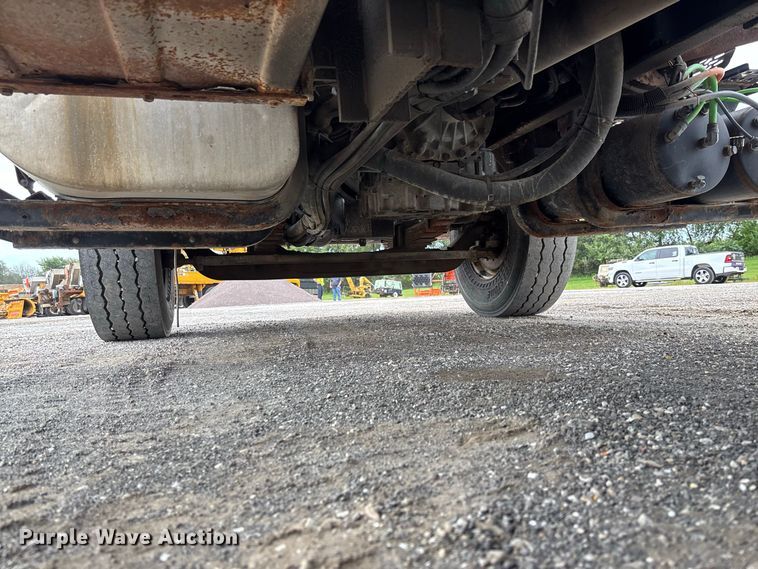image for item DZ4646 2006 International 7400 dump truck
