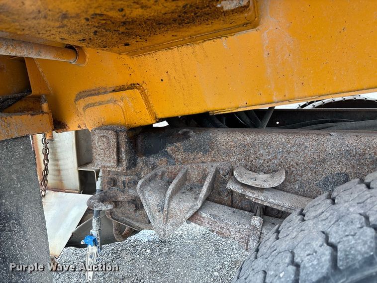 image for item DZ4646 2006 International 7400 dump truck
