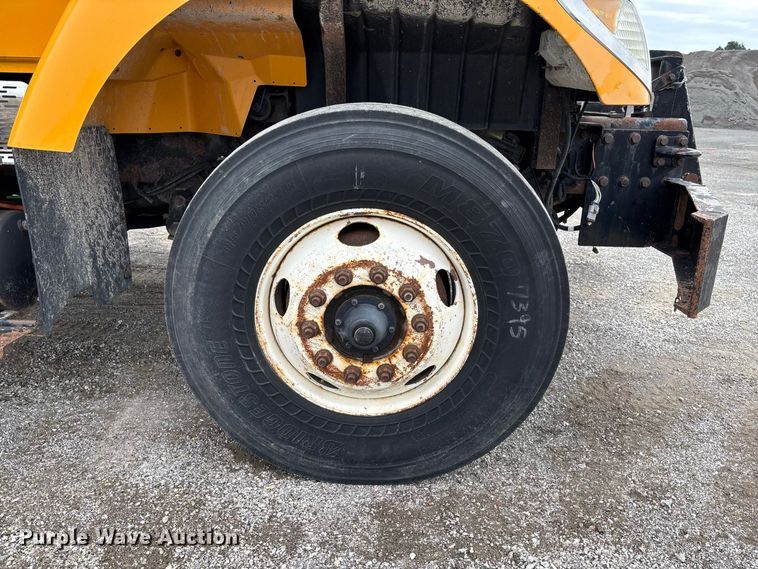 image for item DZ4646 2006 International 7400 dump truck